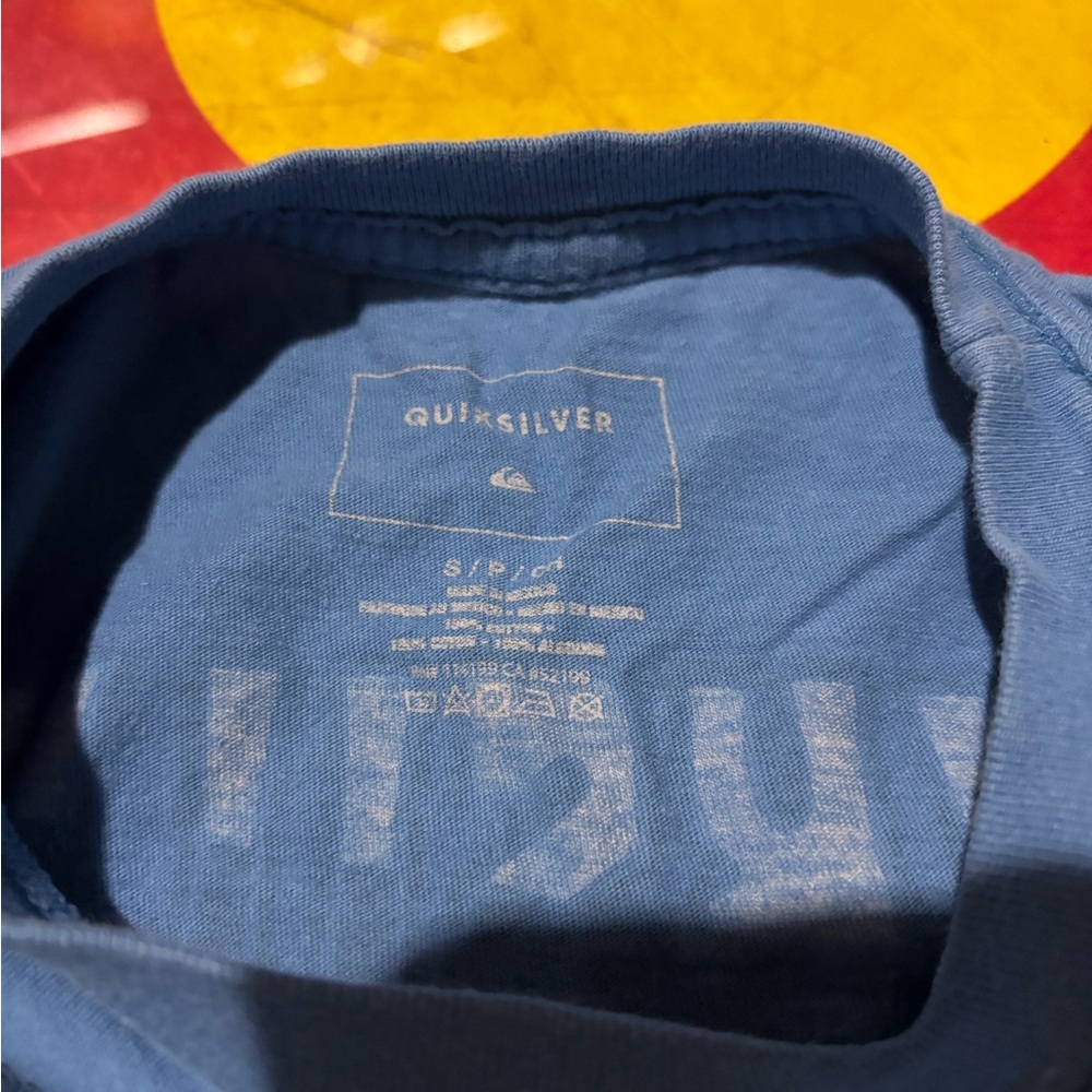 Quiksilver Blue Short Sleeve Tee with Skull & Palm Graphic - Picture 2 of 5